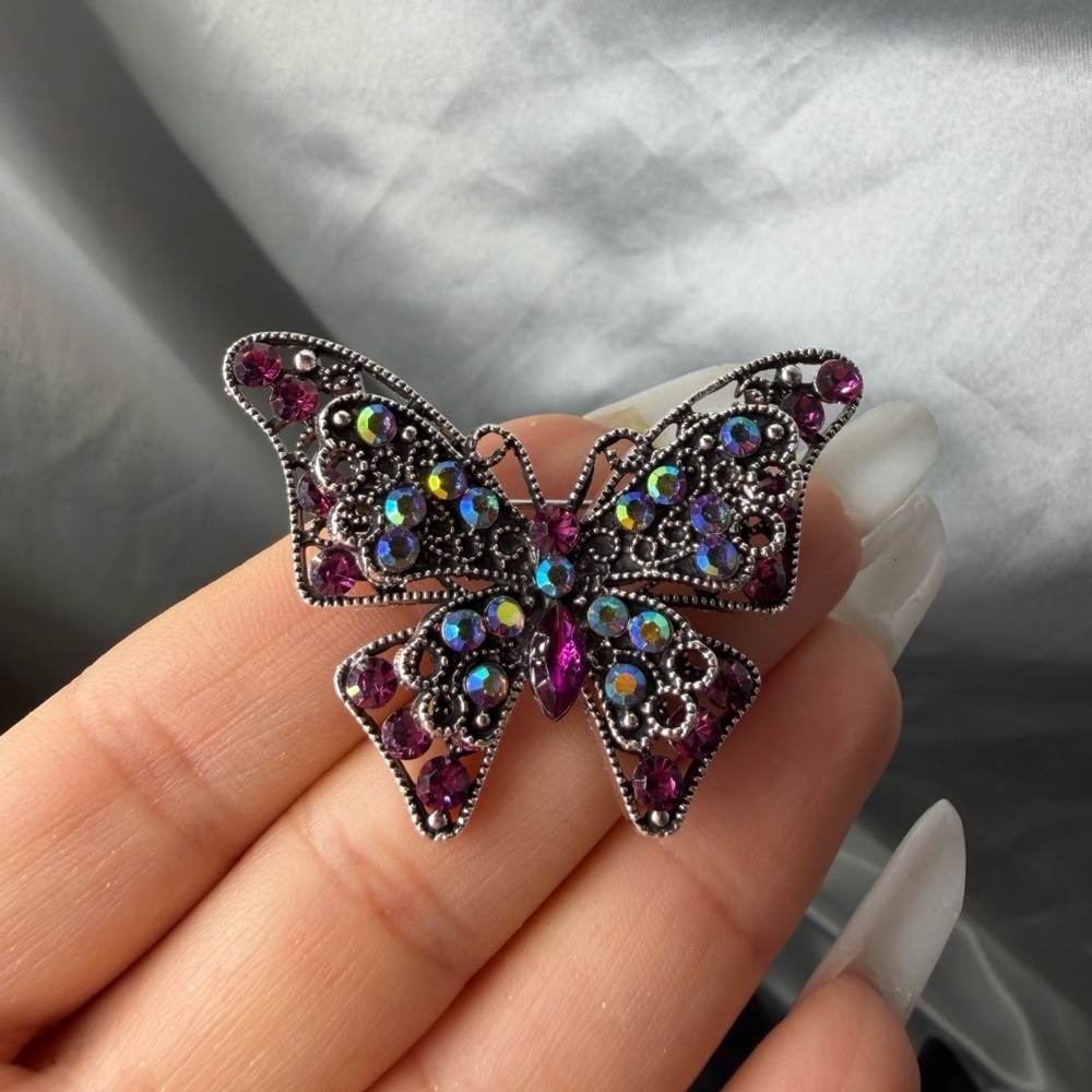 Vintage Butterfly Crystal Brooch - Picture 8 of 8